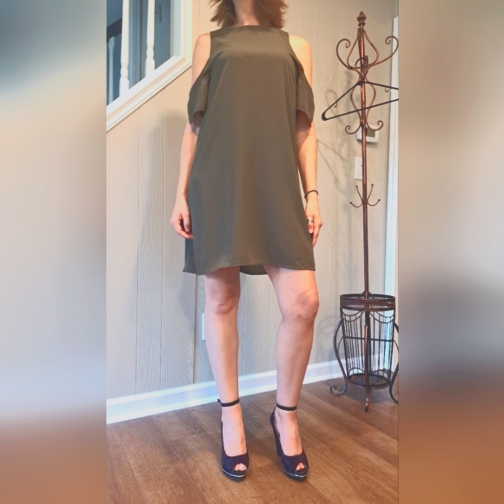 EVERLY Women's Olive Green Mini Shoulder Cut-Out Formal Dress size Xsmall